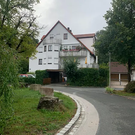 Kleines Dachzimmer Mit Balkon