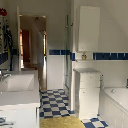 Ubytování v soukromí Kleines Dachzimmer Mit Balkon