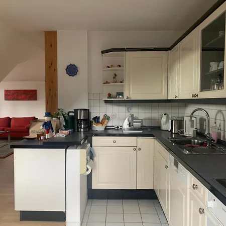 Kleines Dachzimmer Mit Balkon *